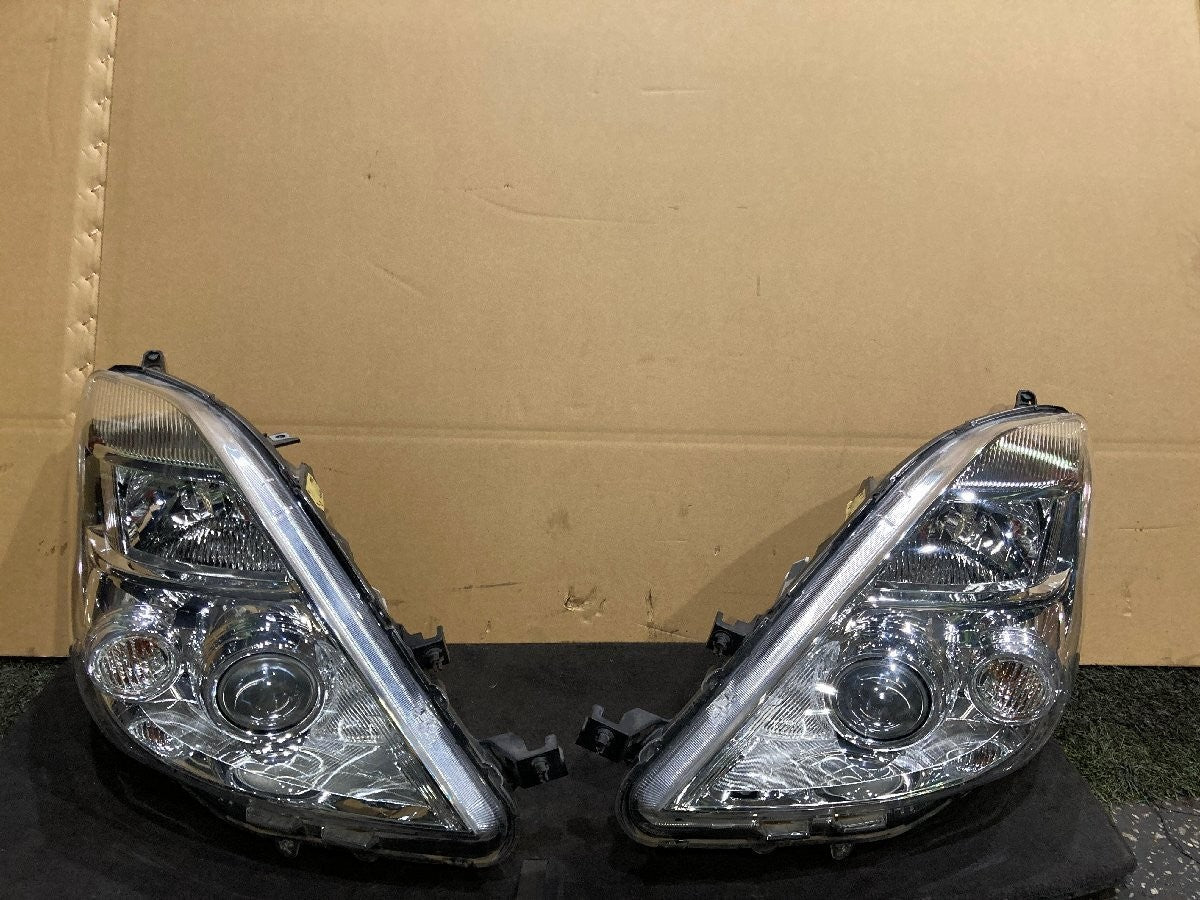 Toyota ISIS ANM10 ANM15 ZGM10 ZGM15 Headlight Lamp KOITO 44-68 Genuine OEM JDM