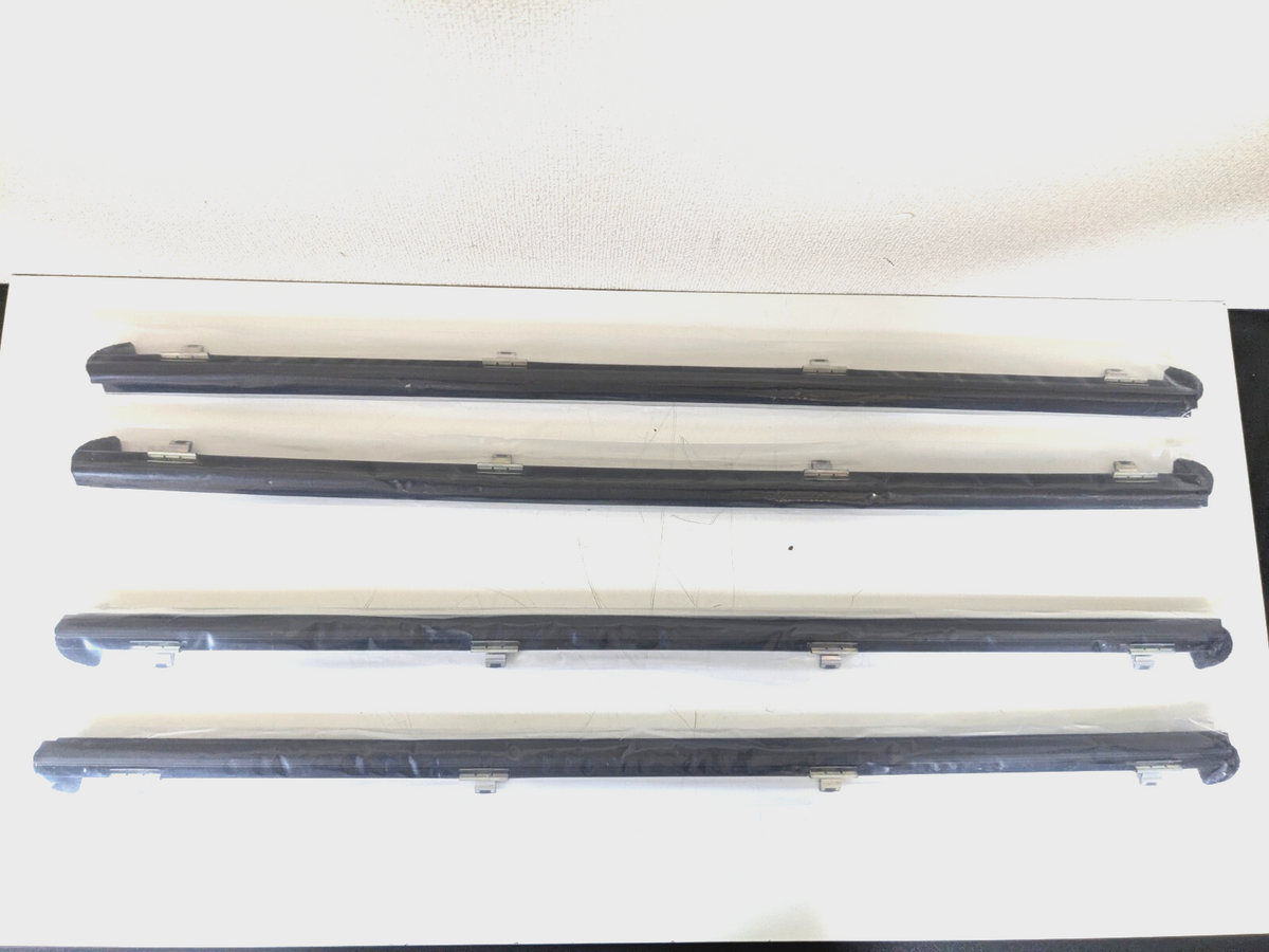 Genuine Lexus RX400H RX330 RX350 Weatherstrip Front Door Glass Inner L+R OEM