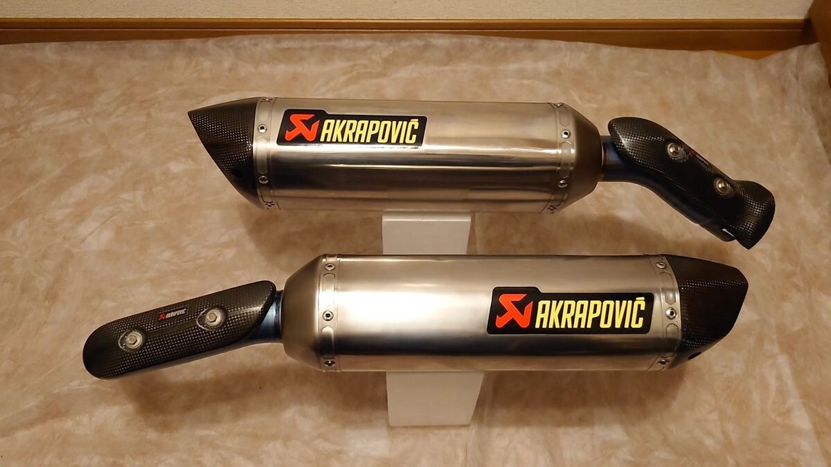 AKRAPOVIC Slip-on Titanium Muffler Silencer for Yamaha YZF-R1 2009-2014