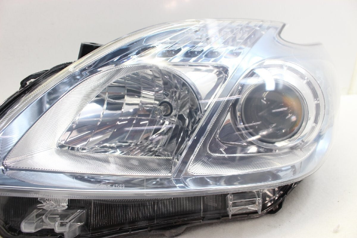 Toyota Prius ZVW30 Early Model Headlight Halogen KOITO 47-29