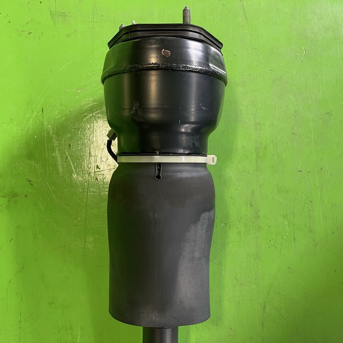 Lexus LS400 Toyota Celsior UCF20 21 Left Rear Air Suspension Shock 48090-50100