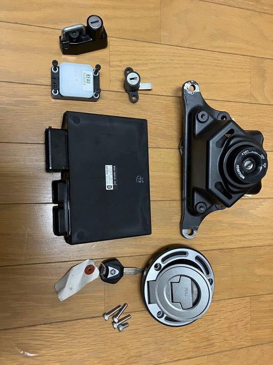 Yamaha XSR900 RN80J Key Set ECU Immobilizer OEM Genuine