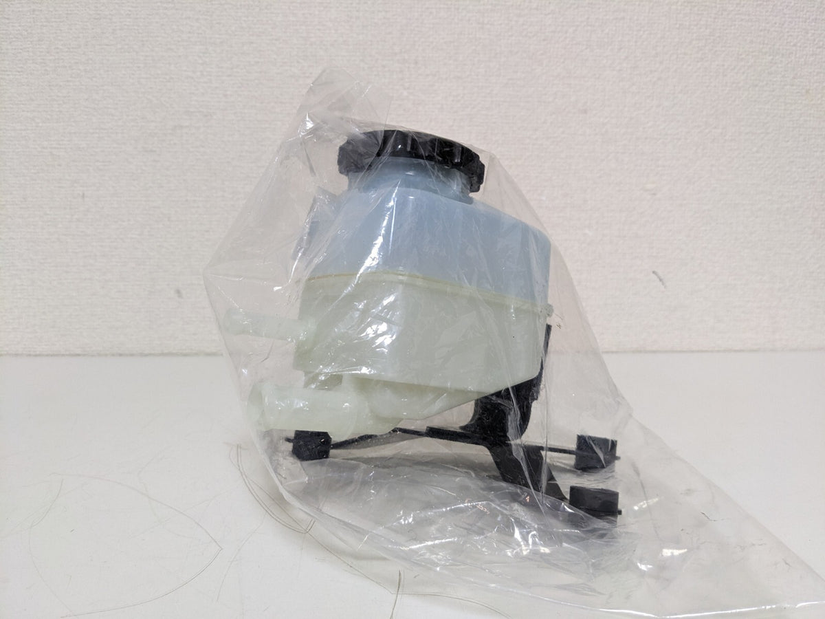 44360-60210 GENUINE TOYOTA Land Cruiser UJZ100 LX470 Power Steering Pump Reservo