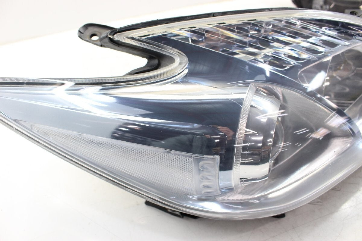 Toyota Prius ZVW30 Early Model Headlight Halogen Koito 47-29