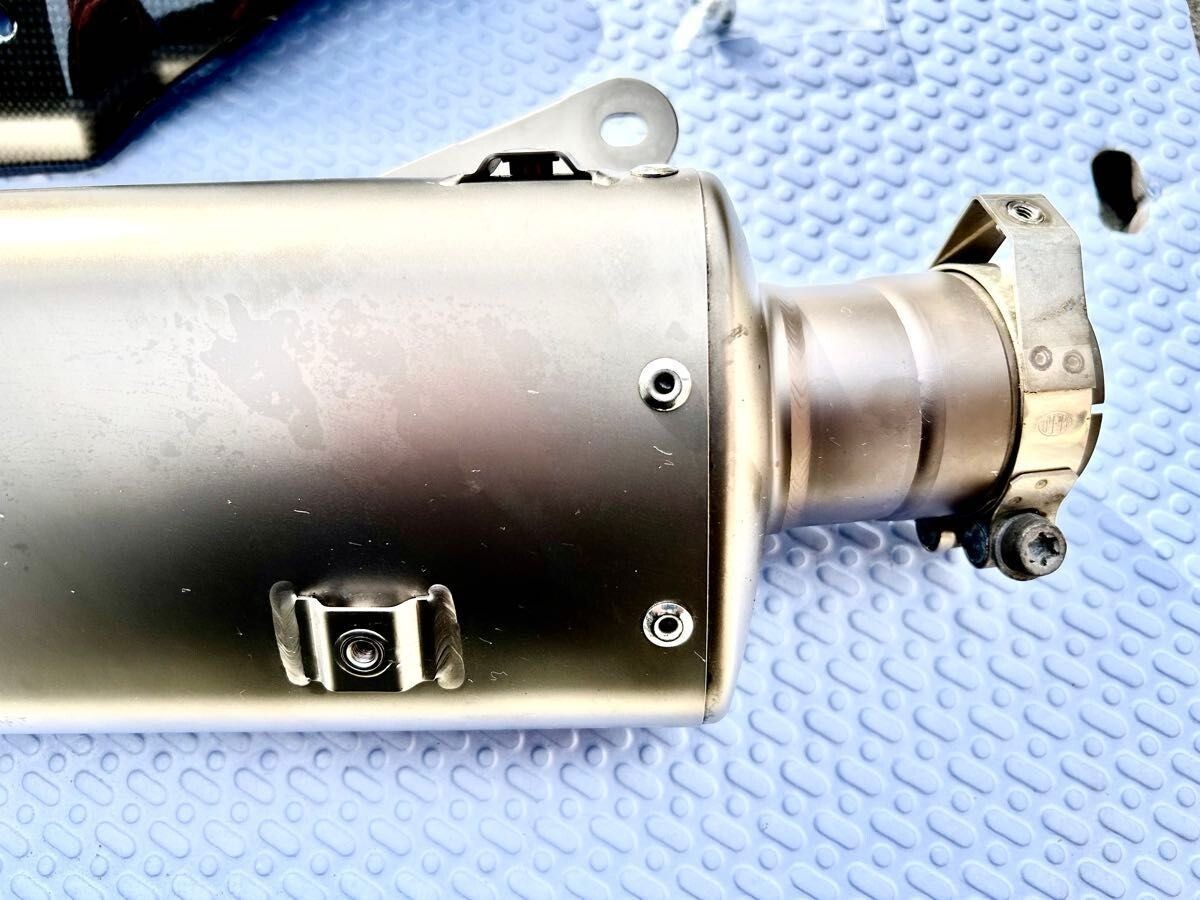 AKRAPOVIC Slip-on Titanium Muffler for Yamaha MT-10 17-20 RN50J