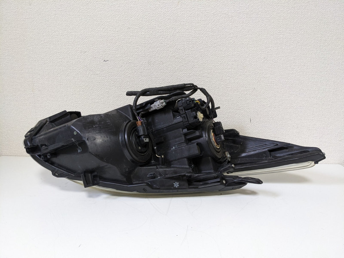 Toyota ZVW30 30 series Prius Left and Right Headlights KOITO 47-29