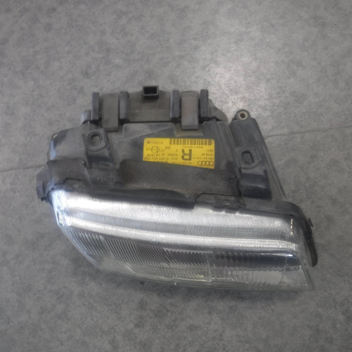 Audi A4 B5 8DADR Right Headlight Headlamp OEM 8D0941004G 1305621699