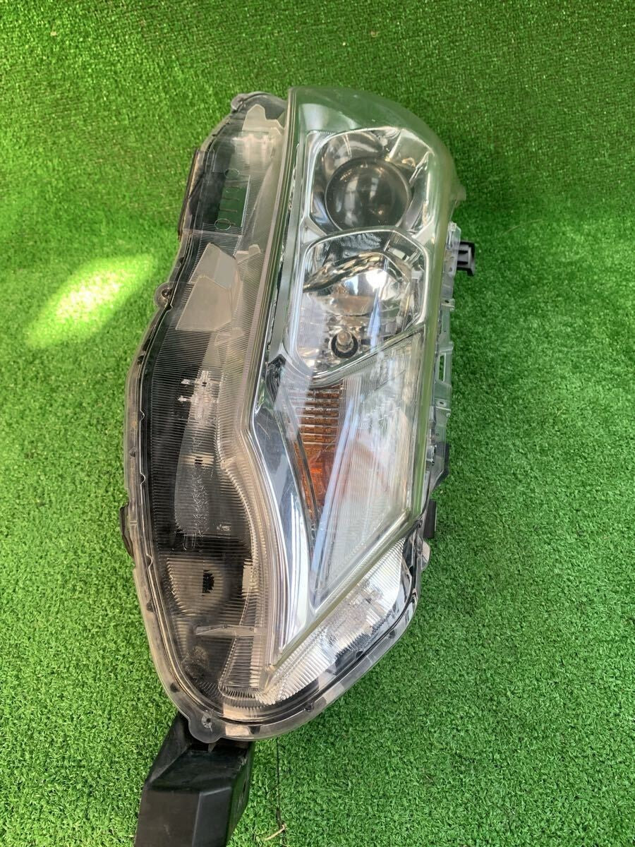 Toyota Corolla Fielder Axio 160 NZE NRE 2015-2022 Right Headlight for SL