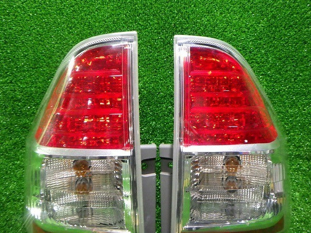 Toyota Noah Voxy ZRR70 ZRR75 Tail Light Rear Lamp Set Ichikoh 28-198 JDM