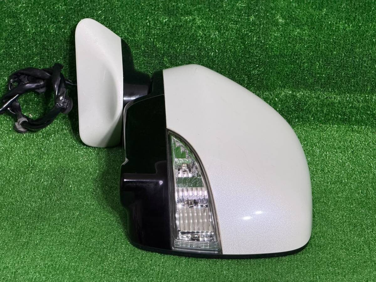 Nissan Quest Elgrand E52 PE52 TE52 PNE52 DOOR MIRROR SIDE VIEW Left JDM 2010-