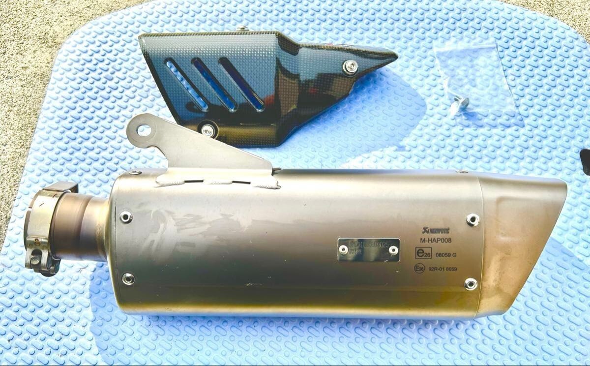 AKRAPOVIC Slip-on Titanium Muffler for Yamaha MT-10 17-20 RN50J