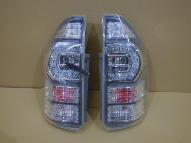 Toyota Noah Voxy 70 ZRR70 ZRR75 2010-2014 Tail Lights Rear Lamp JDM OEM Genuine