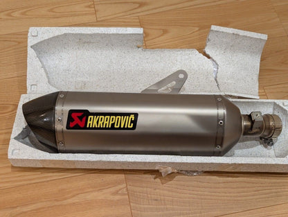 AKRAPOVIC Slip-On Line Titanium Muffler for Kawasaki Ninja 400/250 Z400/250