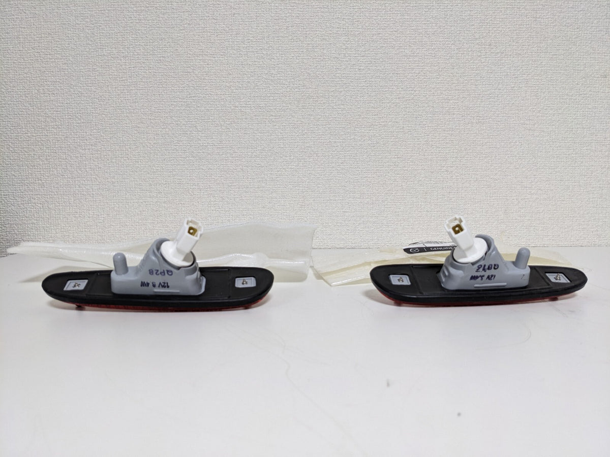 F138-51-5H0 / F138-51-5J0 Genuine Mazda OEM RX-7 FD3S Rear Side Marker Set