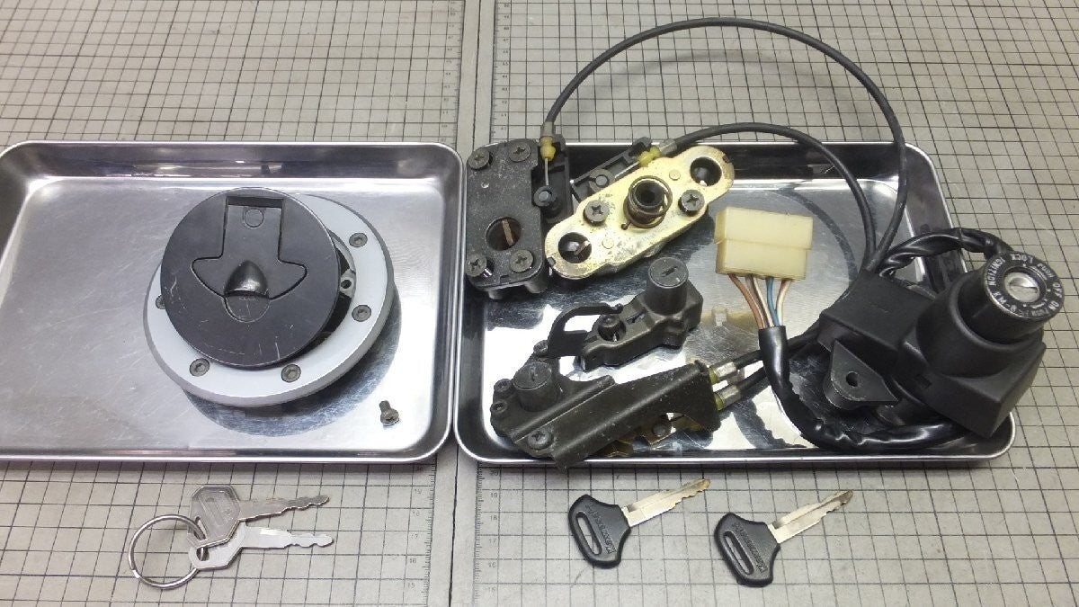 Kawasaki ZR-7S ZR750F 2001-2005 Ignition Switch Key Set Genuine OEM