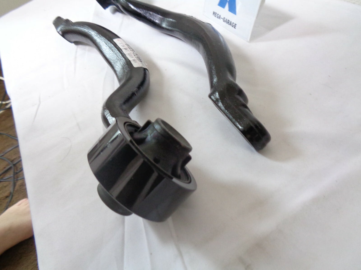 TOYOTA ALTEZZA LEXUS IS300 IS200 Genuine RH+LH Front Lower Control Arm OEM Parts