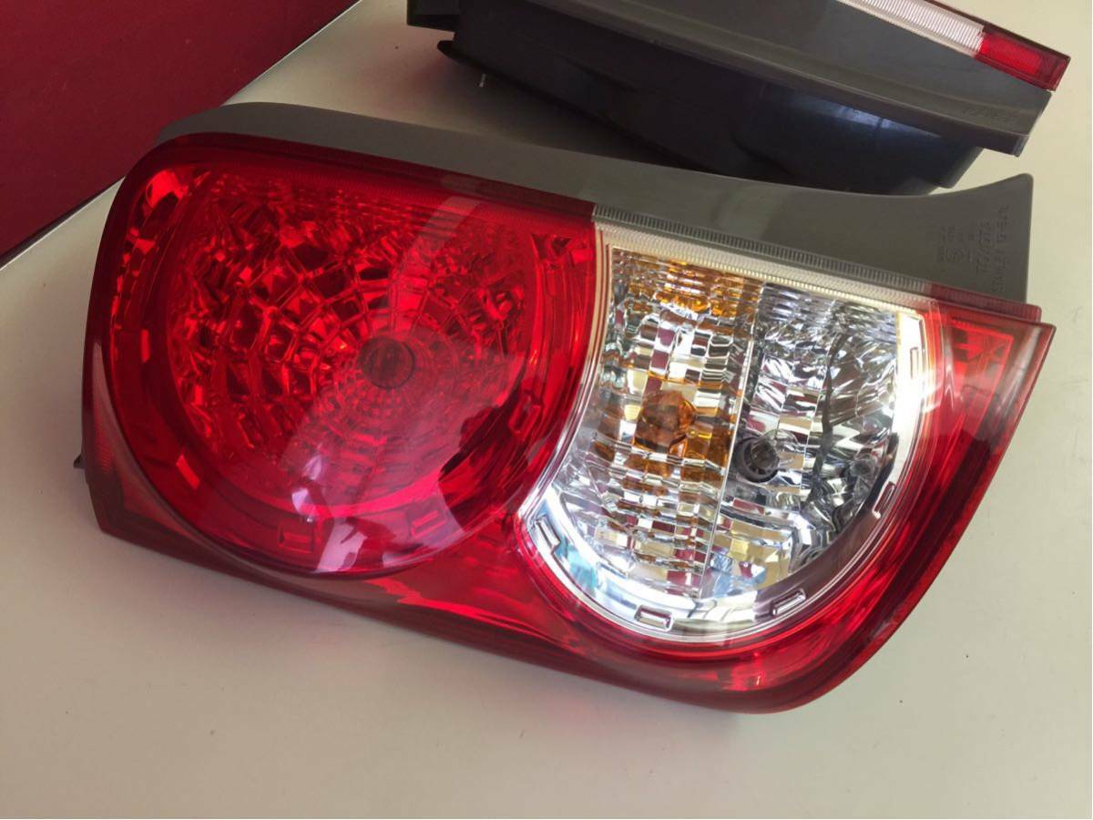 Toyota Rumion Scion Xb ZRE152 Tail Lights Lamps Set STANLEY 12-541 JDM