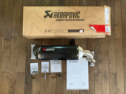 AKRAPOVIC Slip-On Muffler Carbon for Kawasaki Ninja 1000sx