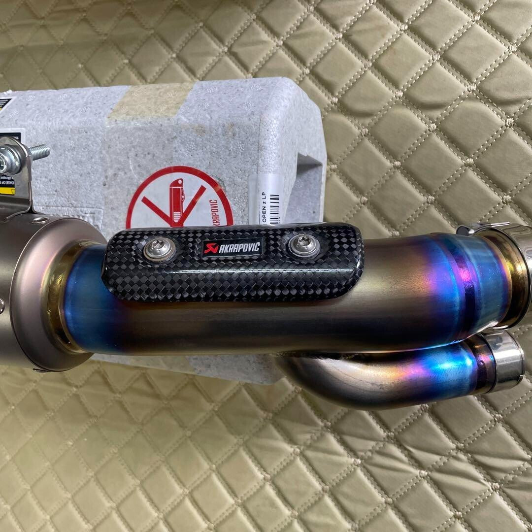 AKRAPOVIC Slip-On Muffler for BMW S1000R 2017