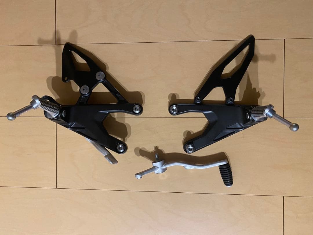 Yamaha YZF-R1 2018 Footpeg Bracket Set Genuine OEM