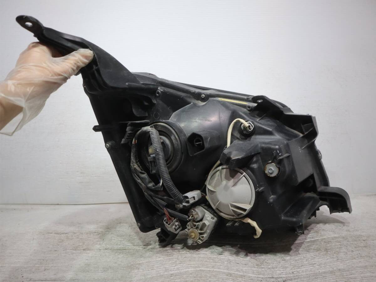 Toyota NOAH ZRR70G ZRR75 Early Model Headlight KOITO 28-201 Genuine OEM JDM