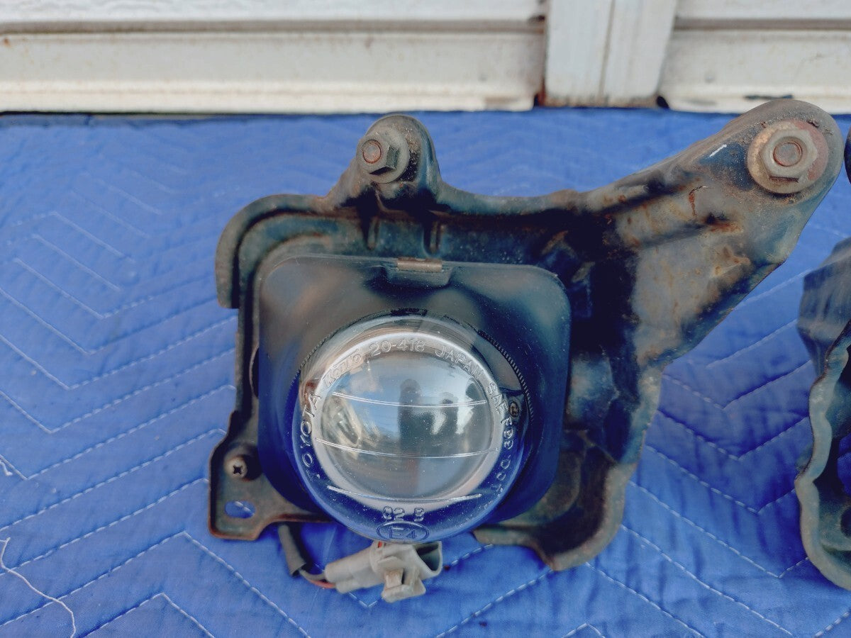 Toyota Celica ZZT230 ZZT231 2002-2006 Fog Light Lamp KOITO 20-418 OEM JDM
