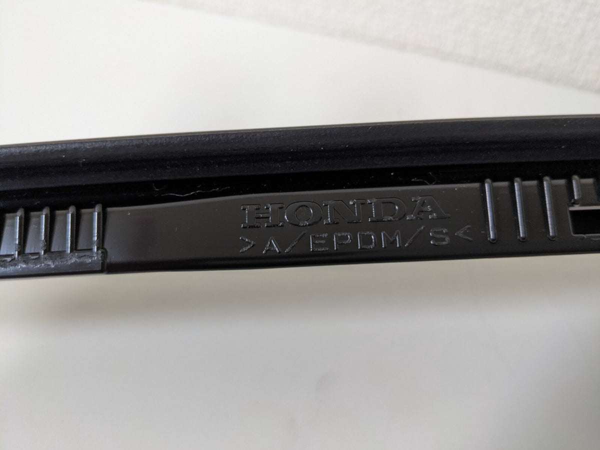 Honda 02-06 CR-V LH RH Front Windshield Side Molding Garnish Pillar Trim Genuine