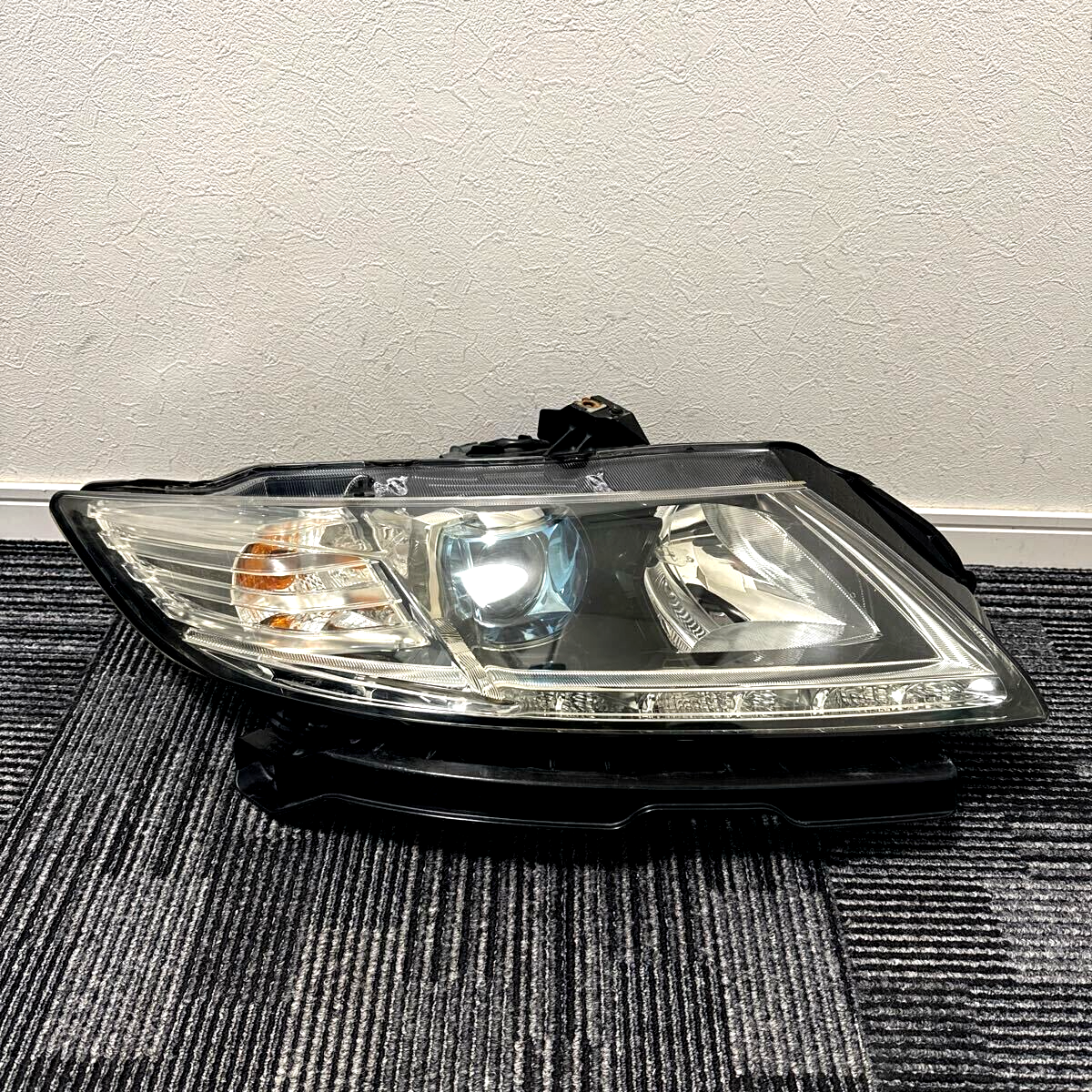 Honda CRZ CR-Z ZF ZF1 ZF2 HID Right Headlight KOITO 100-22010 OEM Genuine JDM