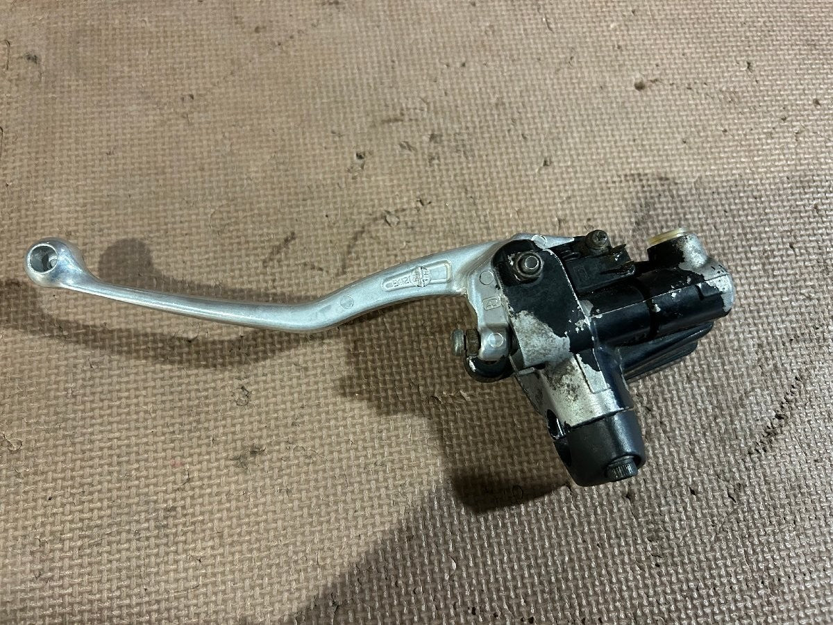 Yamaha V-Max VMAX 1200 VMX1200 1985-2007 Front Brake Master Cylinder OEM