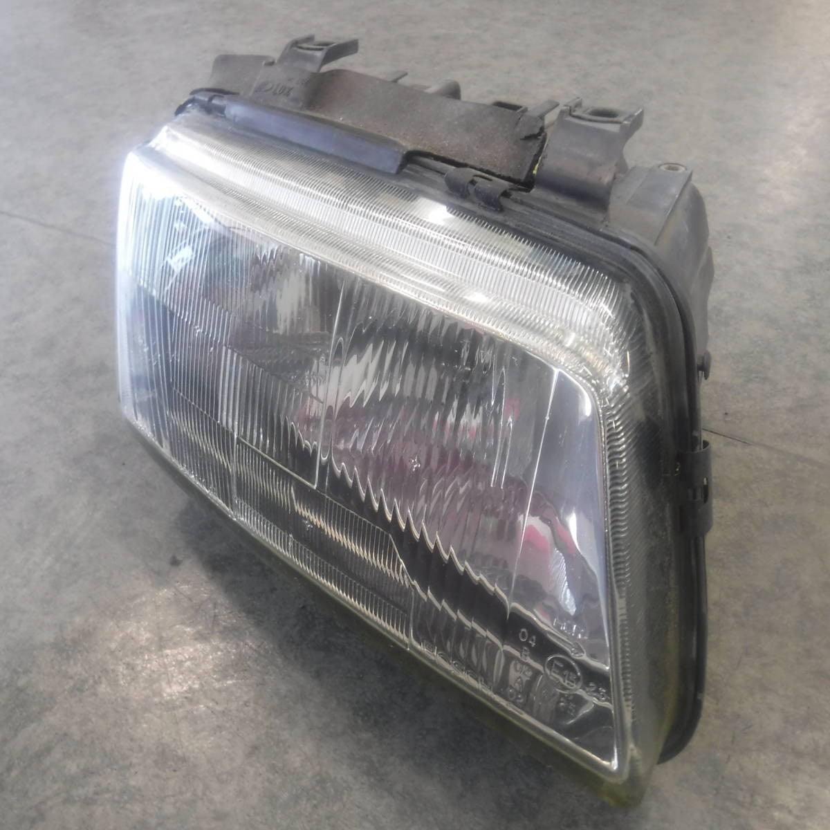 Audi A4 B5 8DADR Right Headlight Headlamp OEM 8D0941004G 1305621699