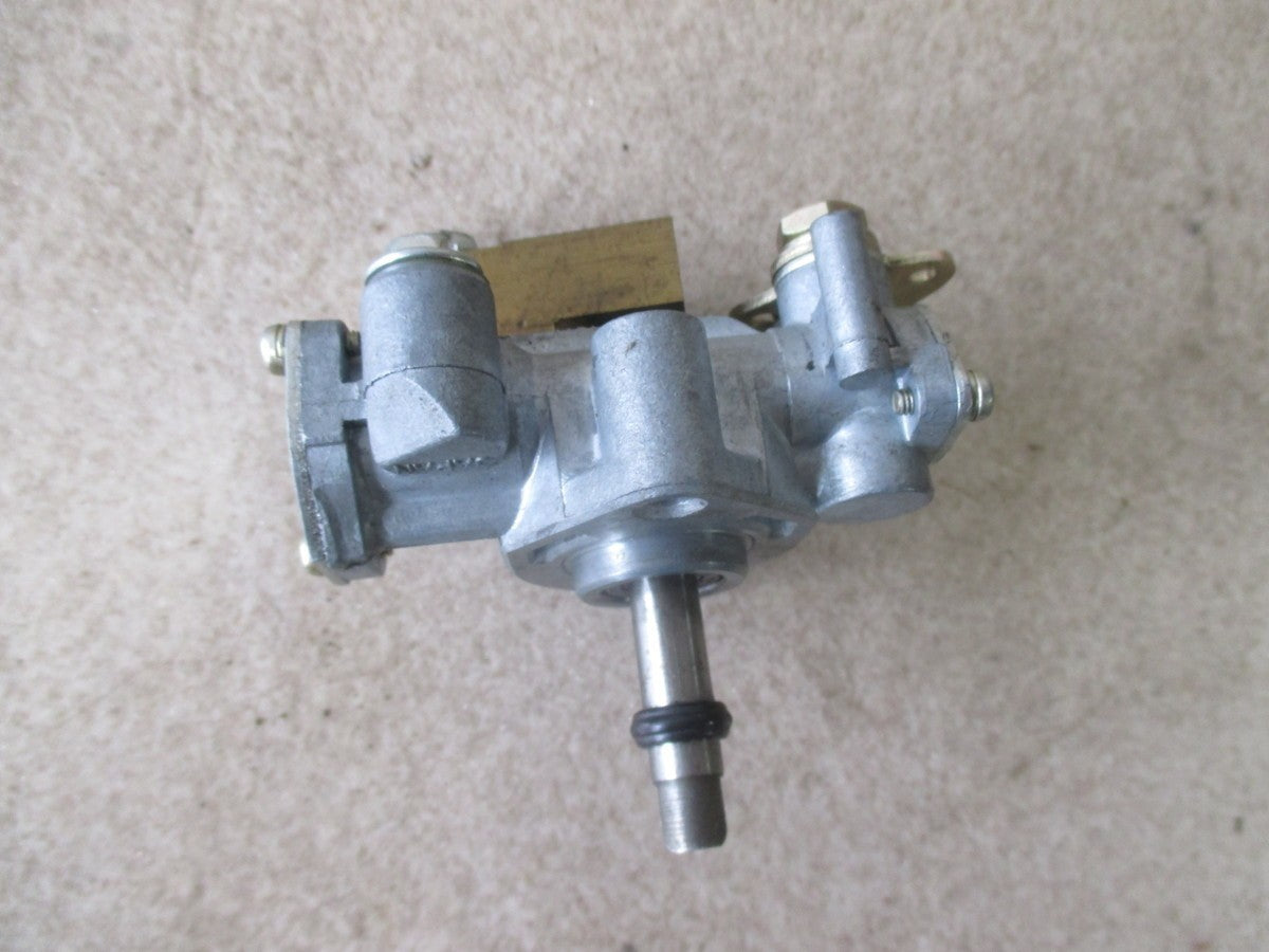 Kawasaki Z1 900 Super Four / Z2 750RS 1972-1973 Chain Oiler Tank Pump OEM