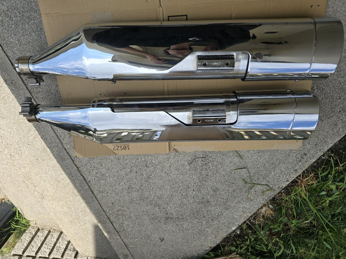 Vance & Hines Exhaust Mufflers for Harley-Davidson FLHX FLHT FLTR FLHR