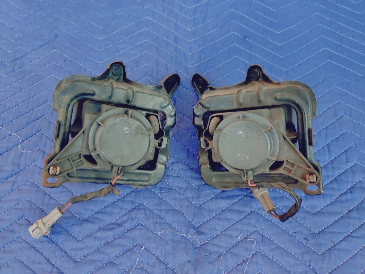 Toyota Celica ZZT230 ZZT231 2002-2006 Fog Light Lamp KOITO 20-418 OEM JDM