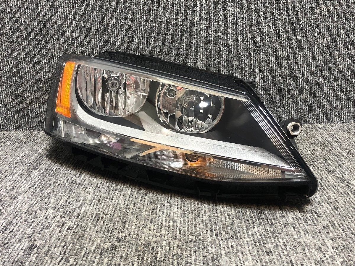 Volkswagen VW Jetta 2010 Halogen Headlights Left Right Genuine OEM