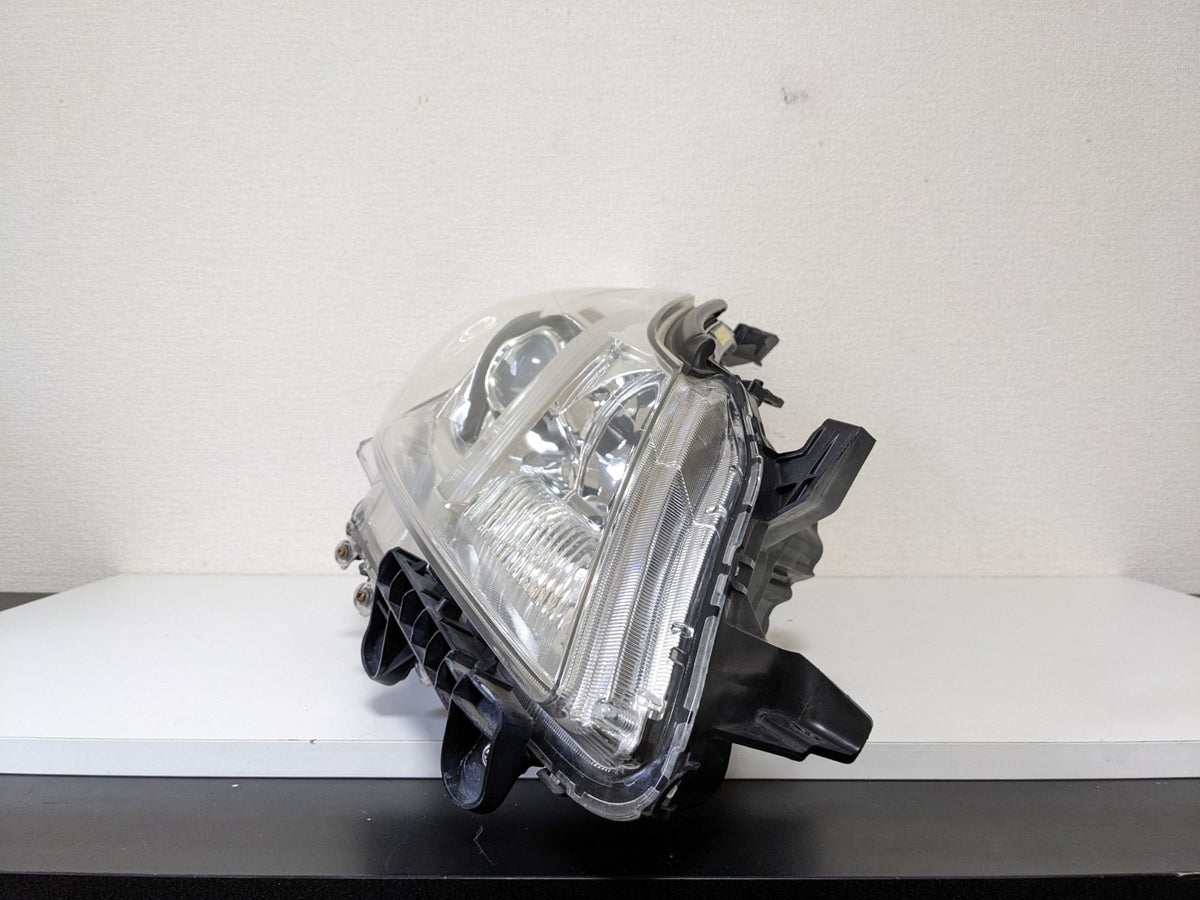 Toyota Genuine Crown Royal HCHR-686 GRS200 GRS201 HID Right Headlight