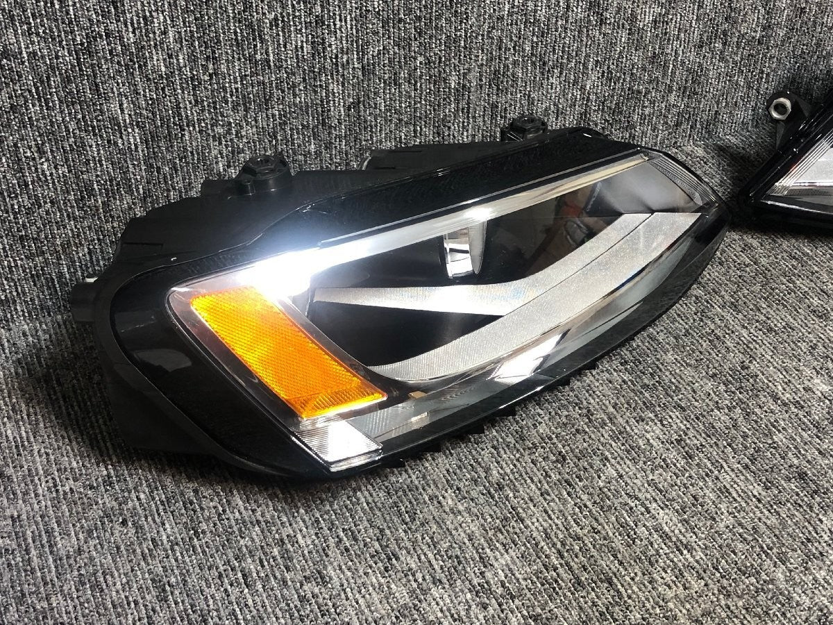 Volkswagen VW Jetta 2010 Halogen Headlights Left Right Genuine OEM