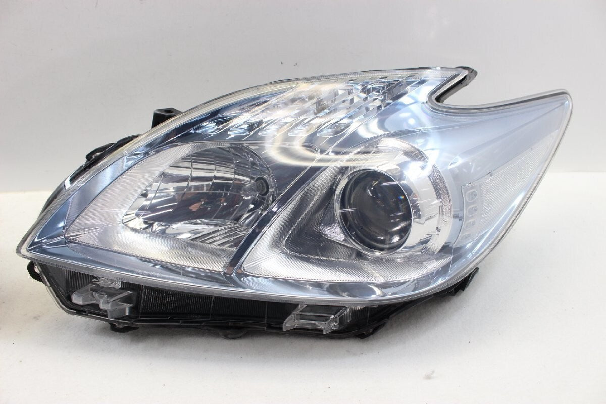 Toyota Prius ZVW30 Early Model Headlight Halogen KOITO 47-29
