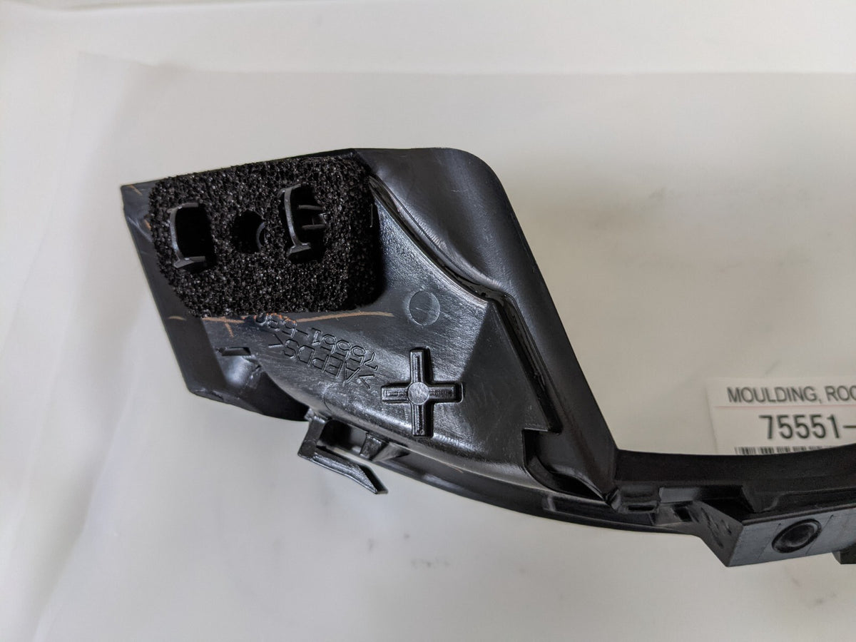 75552-53041 Genuine Lexus IS350 IS200T Front Windshield Moulding & Clips RH & LH
