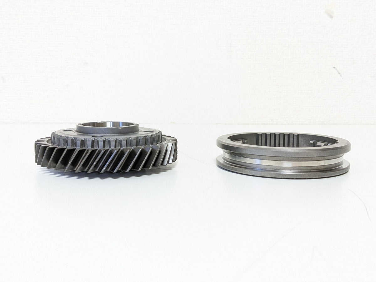Toyota RAV4 Genuine 5TH Gear Repair KIT, GEAR &amp; SLEEVE &amp; BEARING Set OEM