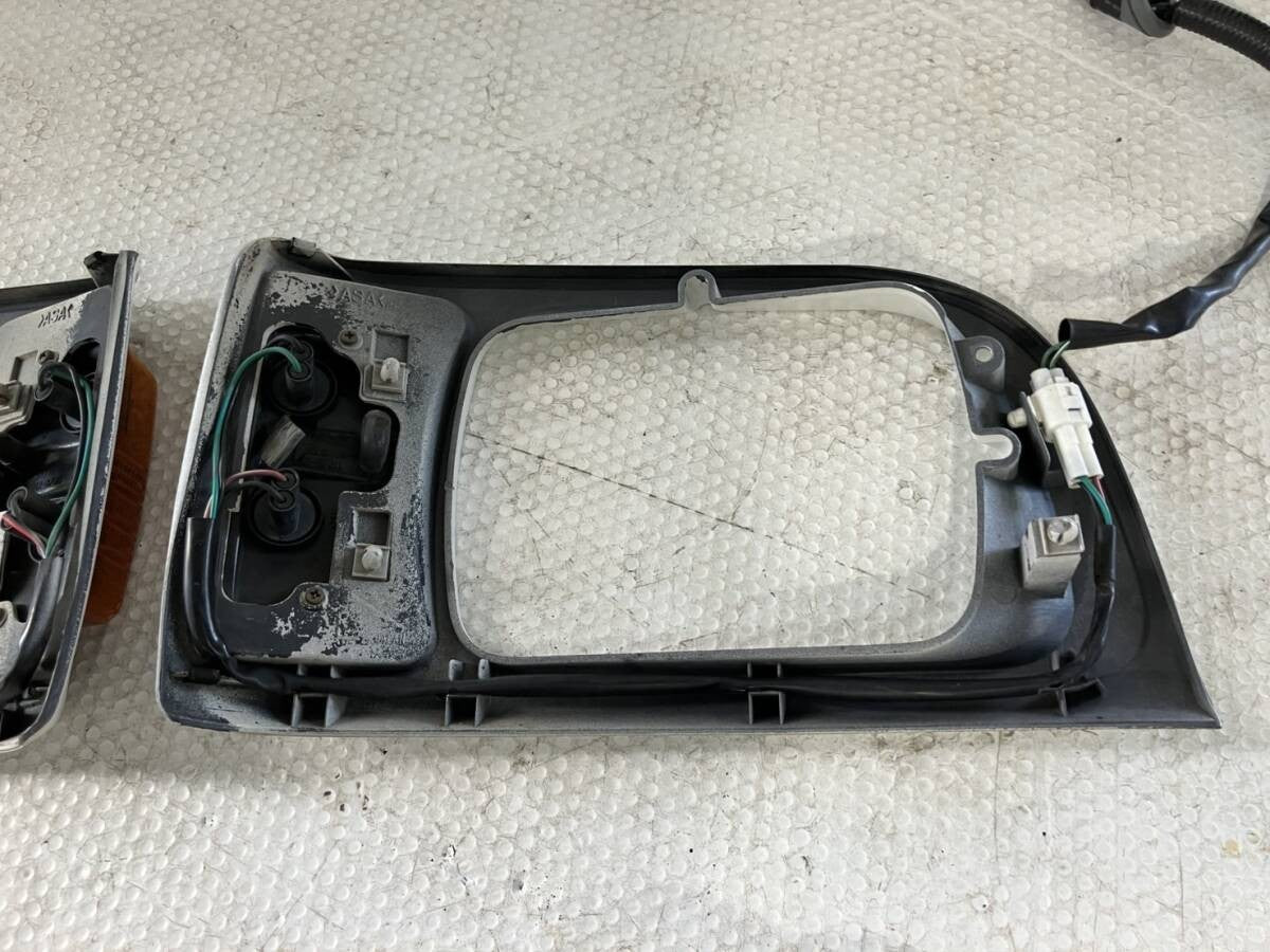 Mitsubishi Minicab U41T U42T 1994-1999 Headlight Lamp Genuine OEM JDM