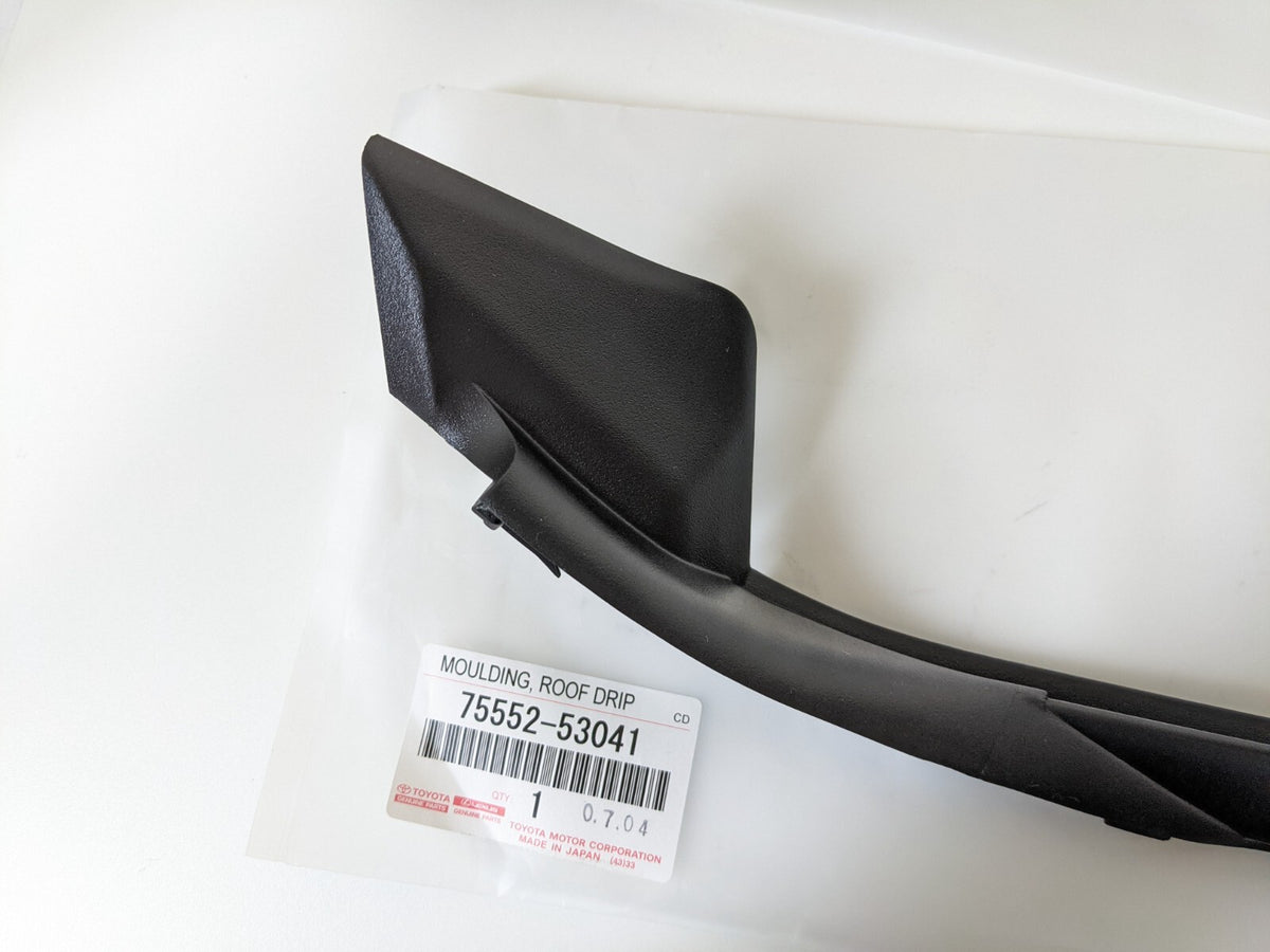 75552-53041 Genuine Lexus IS350 IS200T Front Windshield Moulding & Clips RH & LH