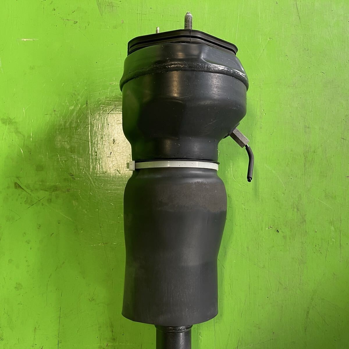 Lexus LS400 Toyota Celsior UCF20 21 Left Rear Air Suspension Shock 48090-50100