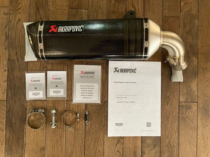 AKRAPOVIC Slip-On Muffler Carbon for Kawasaki Ninja 1000sx