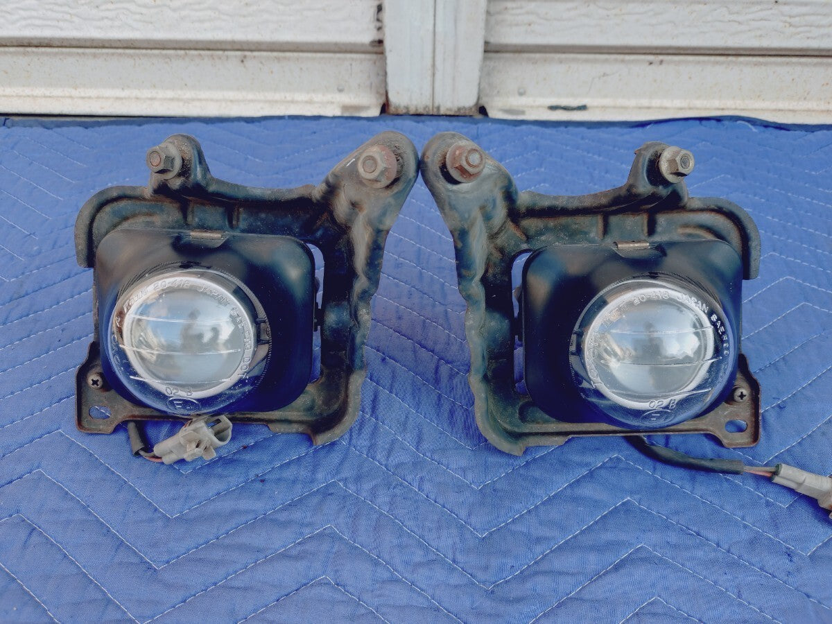 Toyota Celica ZZT230 ZZT231 2002-2006 Fog Light Lamp KOITO 20-418 OEM JDM