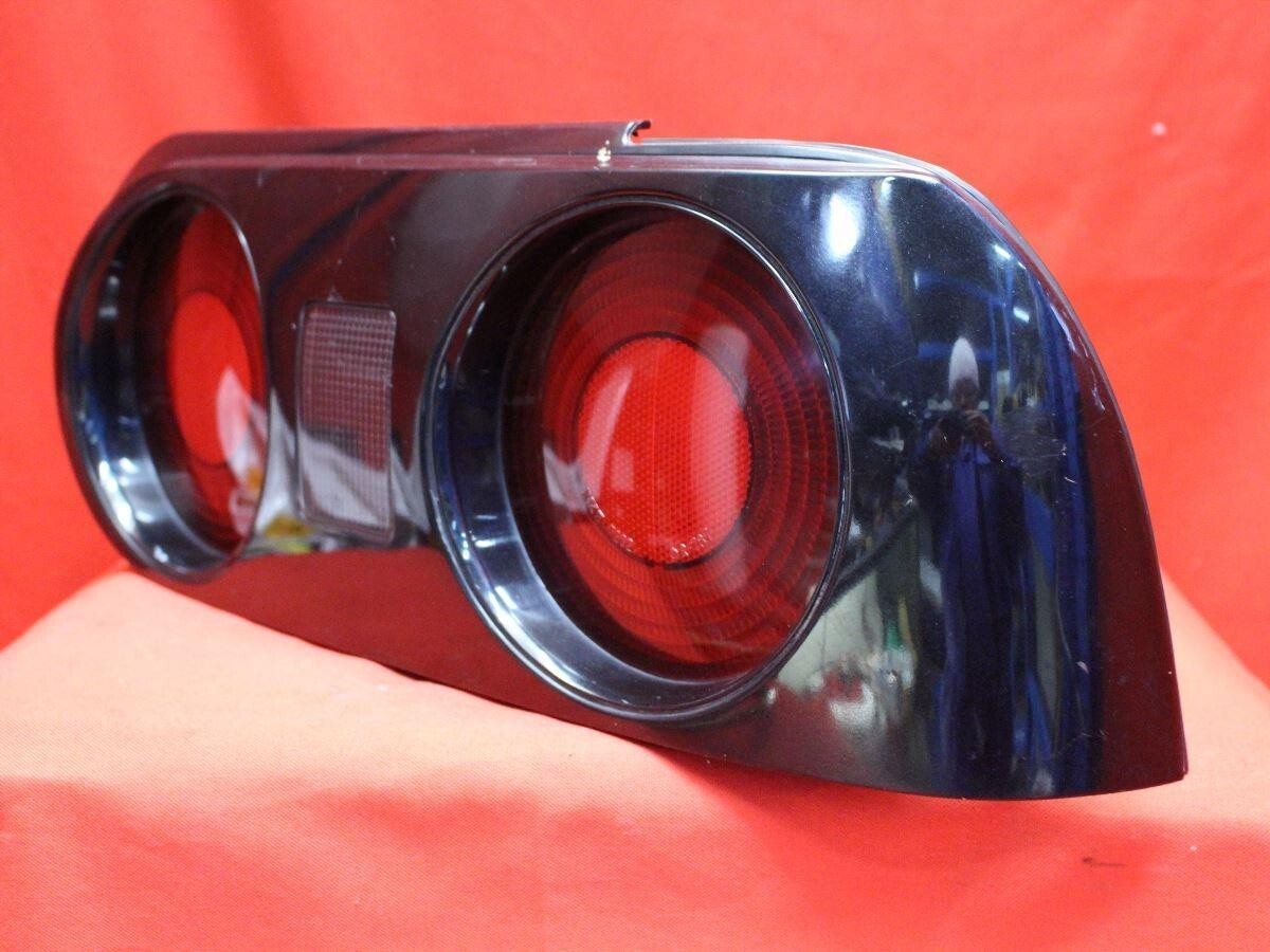 Nissan Skyline R32 2Dr Coupe Genuine Tail Light Right IKI 7262 R-787