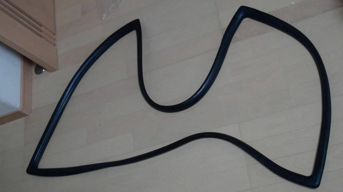 TOYOTA Genuine COROLLA TRUENO LEVIN AE86 BACK DOOR GLASS Weather Strip OEM