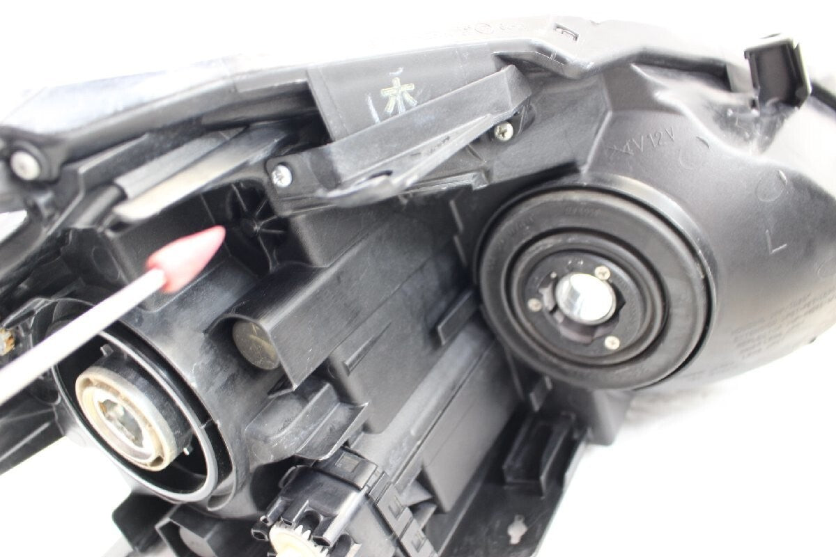 Toyota Prius ZVW30 Early Model Headlight Halogen Koito 47-29