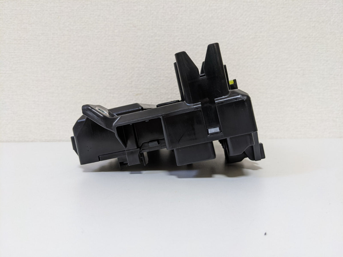 82720-50081 Lexus LS460 LS600h Fuse Relay Engine Room Junction Block Genuine OEM