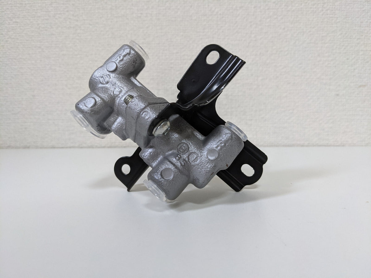 46210-SR3-013 Honda Genuine Brake Portioning Dual Valve 92-95 Civic Integra OEM