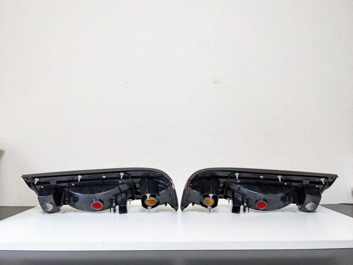 Toyota Genuine SPRINTER TRUENO Tail lamps RH LH Rear 1A291 AE86 KOUKI OEM